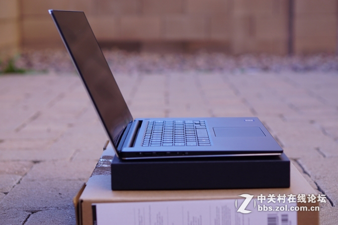 还不错的 4K 影音本，XPS 15 轻分享