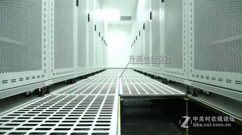 香港新世界电讯机房机柜环境图展示，现为香港宽频企业方案