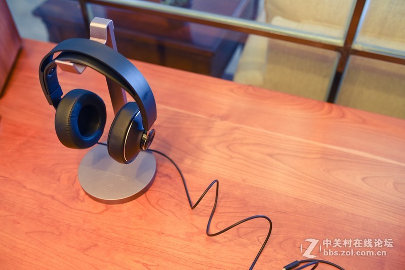 入门头戴也给力，突显性价比的飞利浦SHP8000
