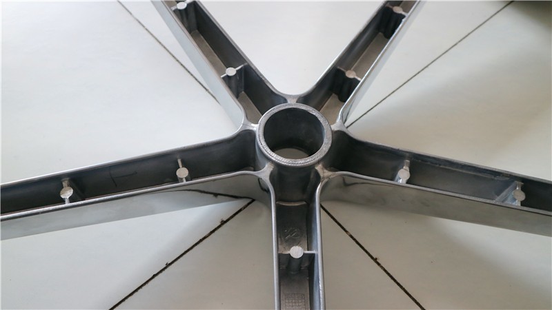 黑白调蝶翼双腰托人体工学椅：6大特点给你清凉夏天