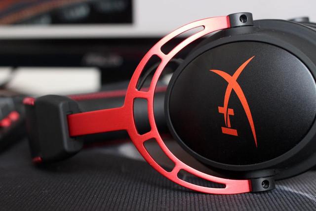 HyperX Cloud 阿尔法电竞耳机开箱体验：吃鸡的声音快感在这