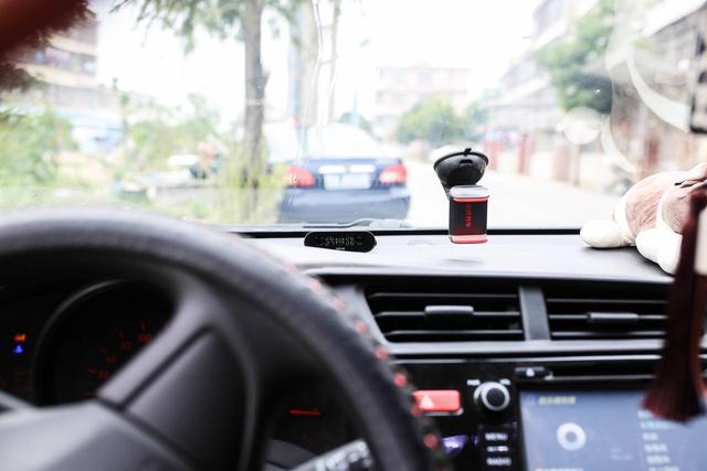 小米旗下70迈胎压监测仪：时刻关注胎压，高效守护车主安全