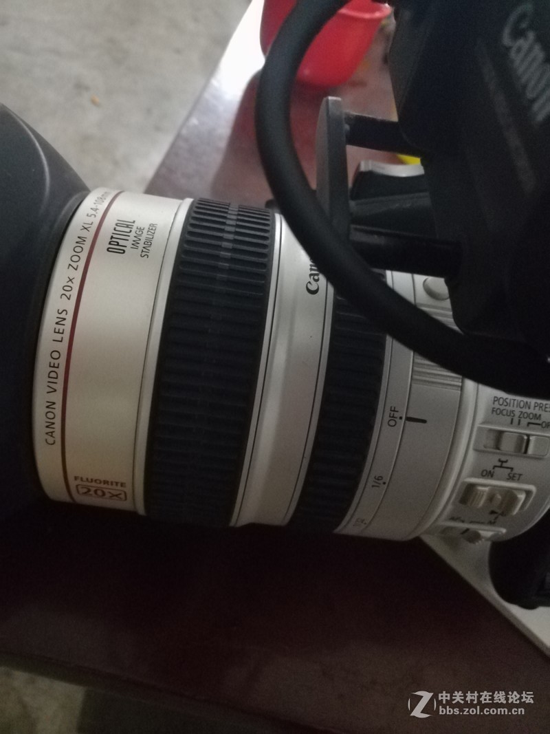 小白请教，此机型号及镜头。