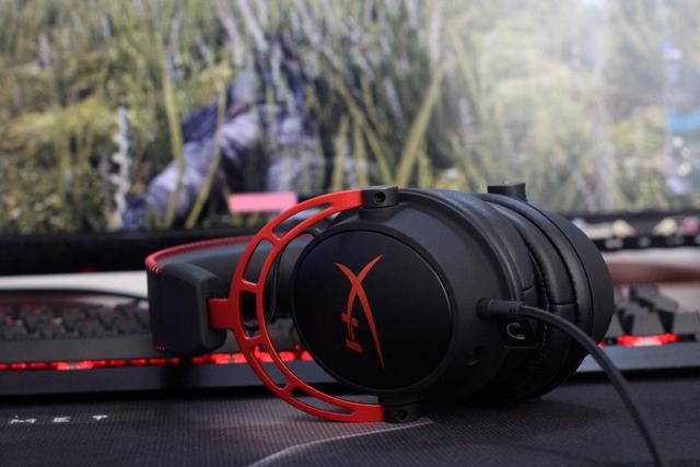 HyperX Cloud 阿尔法电竞耳机开箱体验：吃鸡的声音快感在这