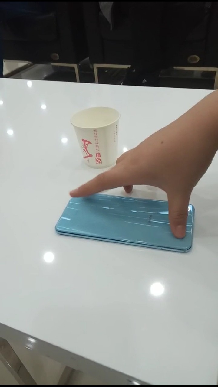 华为nova2s全网通自己变弯了！哈尔滨果戈里大街330售后不理睬？
