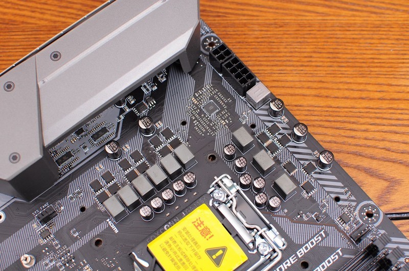 大功告成，把书房打造成网吧之第三台主机分享