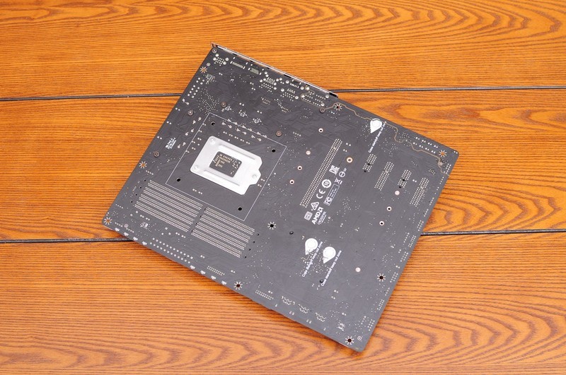 大功告成，把书房打造成网吧之第三台主机分享