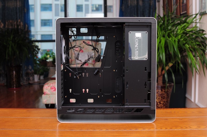 大功告成，把书房打造成网吧之第三台主机分享