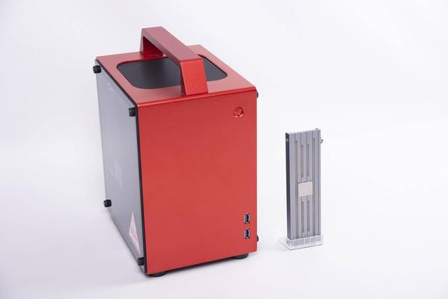 售价99元，1600万色彩变幻，乔思伯VC-4显卡支撑架上手体验