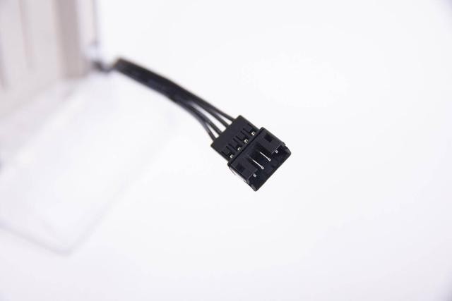 售价99元，1600万色彩变幻，乔思伯VC-4显卡支撑架上手体验