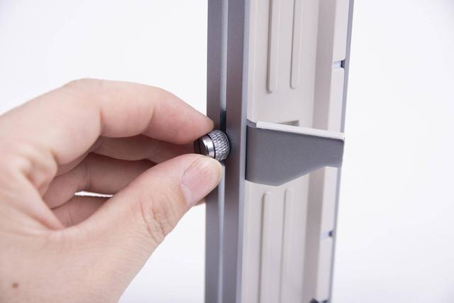 售价99元，1600万色彩变幻，乔思伯VC-4显卡支撑架上手体验