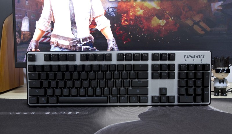 百元级吃鸡利器什么体验？灵逸黑寡妇机械键盘了解一下