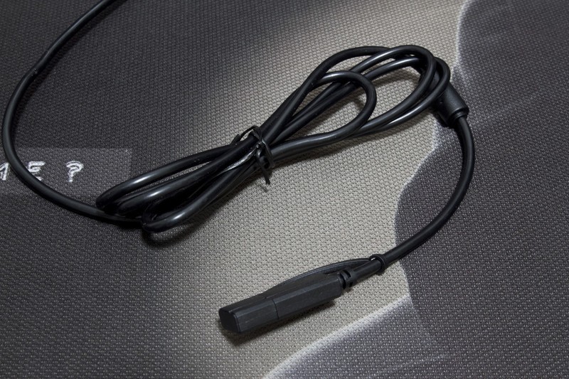 百元级吃鸡利器什么体验？灵逸黑寡妇机械键盘了解一下