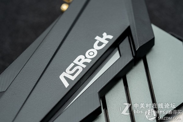 本文面向希望选购Z390主板，以及对华擎ASRock Z390太极感兴趣的读者。