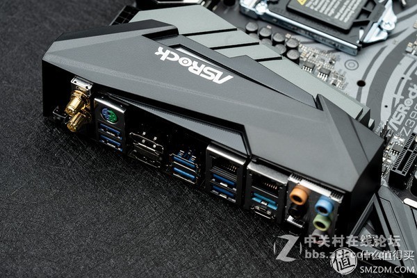 本文面向希望选购Z390主板，以及对华擎ASRock Z390太极感兴趣的读者。