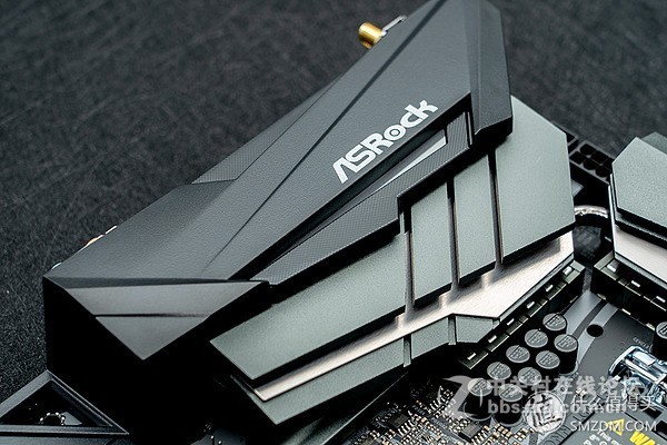 本文面向希望选购Z390主板，以及对华擎ASRock Z390太极感兴趣的读者。