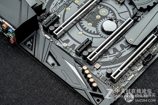 本文面向希望选购Z390主板，以及对华擎ASRock Z390太极感兴趣的读者。