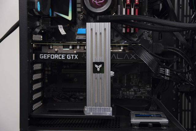 售价99元，1600万色彩变幻，乔思伯VC-4显卡支撑架上手体验