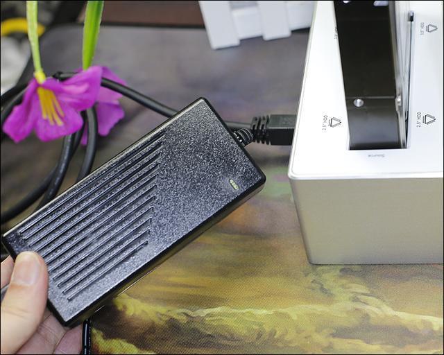 双盘位高速脱机拷贝，这个硬盘底座不简单