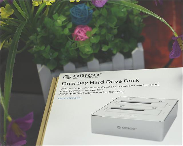 双盘位高速脱机拷贝，这个硬盘底座不简单