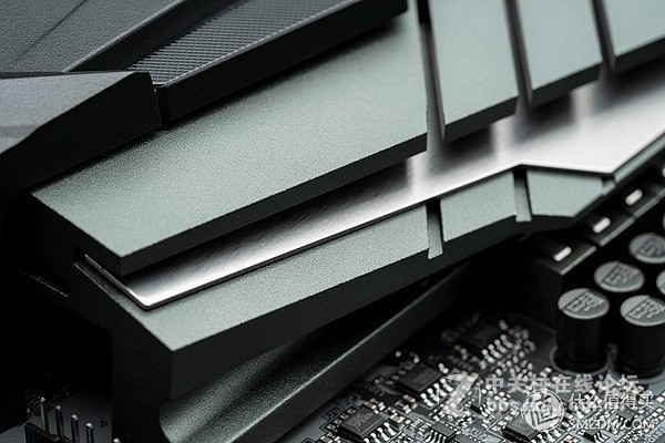 本文面向希望选购Z390主板，以及对华擎ASRock Z390太极感兴趣的读者。