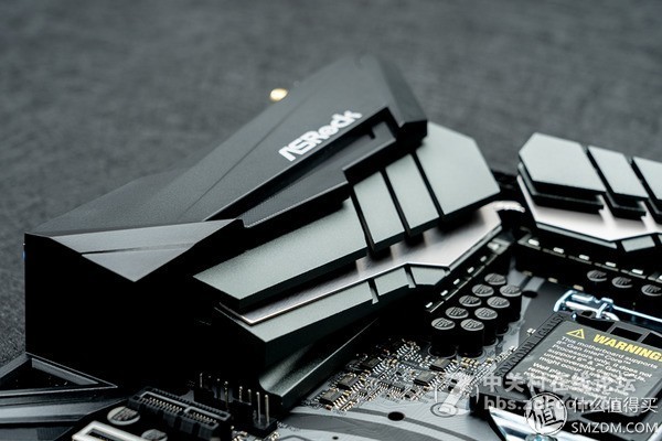 本文面向希望选购Z390主板，以及对华擎ASRock Z390太极感兴趣的读者。