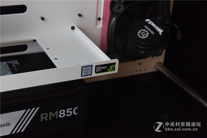 第三期「Z玩主」粉色系主题MOD主机 专业烤漆过程大公开！