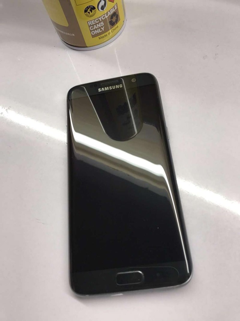 s7e黑色充新全网通还有一个