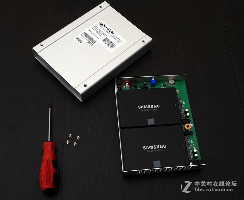 速度与安全结合，入手cyberslim SSDPRO RAID V2 2.5寸双盘位硬盘盒 USB3.1带磁盘阵列