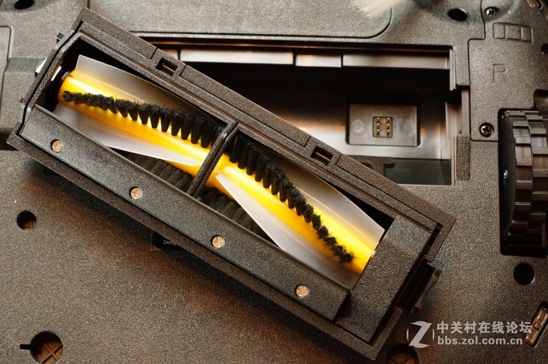 无线定位，自主构图，聪明的扫地机人浦桑尼克导航机器人780TS外观测评