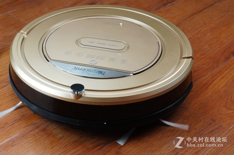 无线定位，自主构图，聪明的扫地机人浦桑尼克导航机器人780TS外观测评
