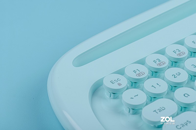 要想办公常清新，你需要一点绿，富德卡洛琳娜薄荷绿双模键盘