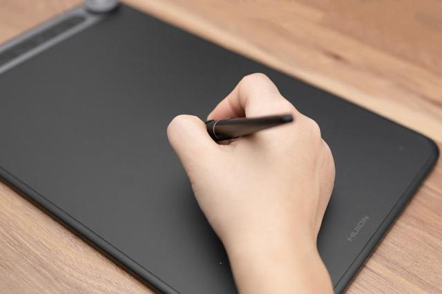 修图师的福利来了！一款简单易用的手绘板，绘王Q620M深度体验