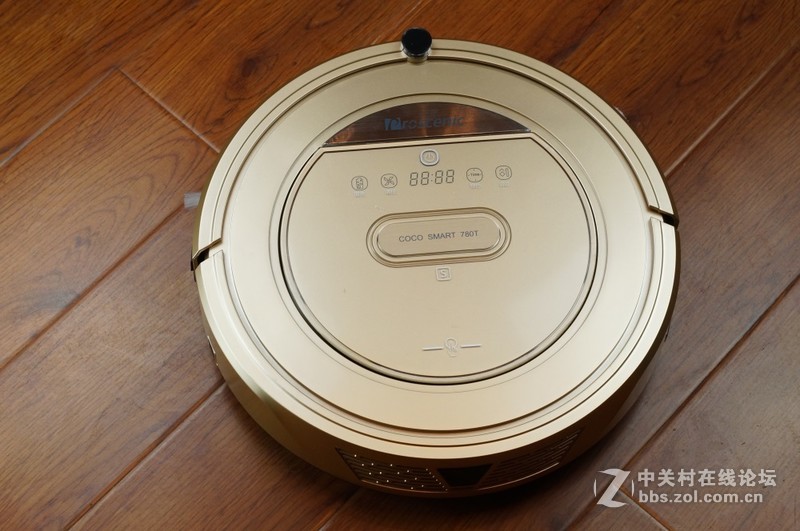 无线定位，自主构图，聪明的扫地机人浦桑尼克导航机器人780TS外观测评