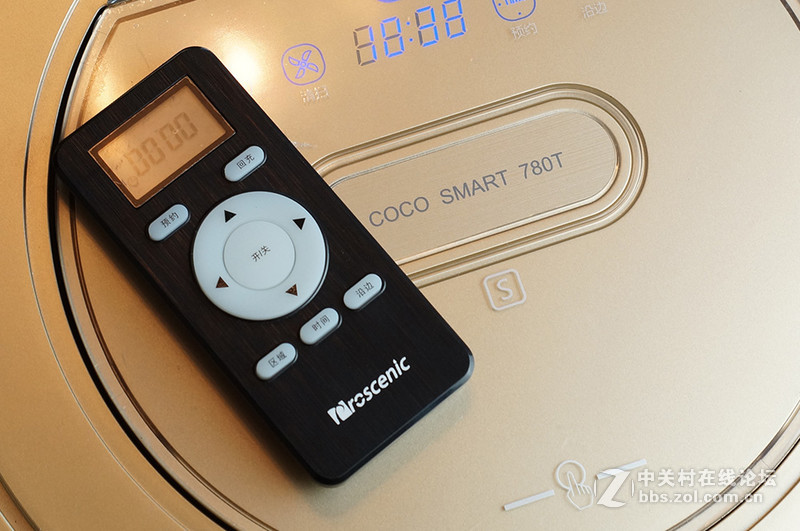 无线定位，自主构图，聪明的扫地机人浦桑尼克导航机器人780TS外观测评