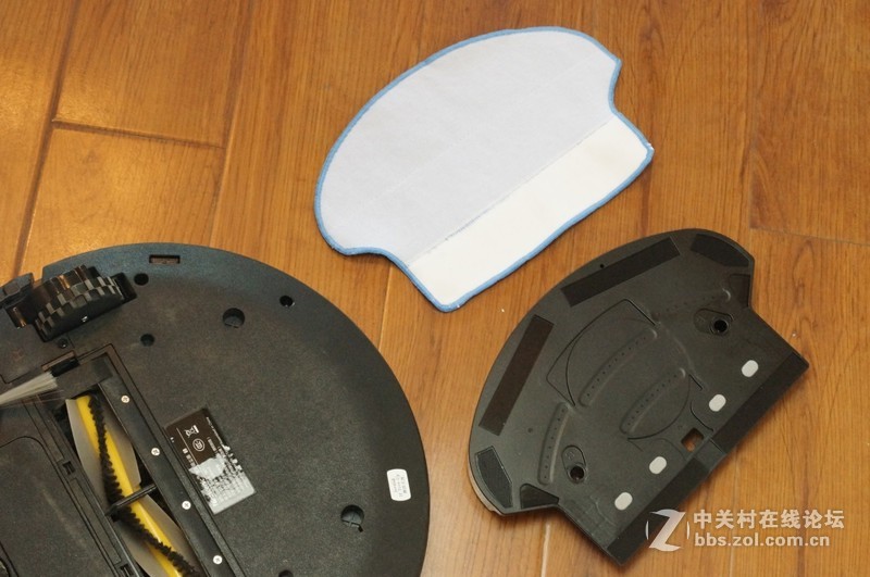 无线定位，自主构图，聪明的扫地机人浦桑尼克导航机器人780TS外观测评