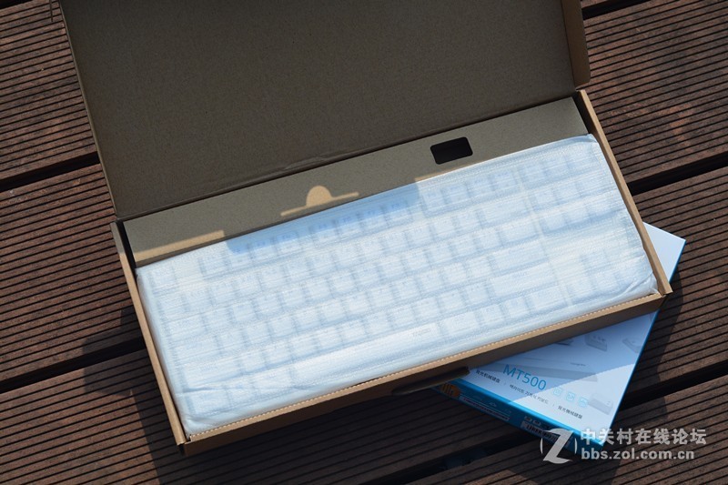 雷柏也出轻薄轴了，MT500办公机械键盘、VM300蓝牙游戏耳机上手体验