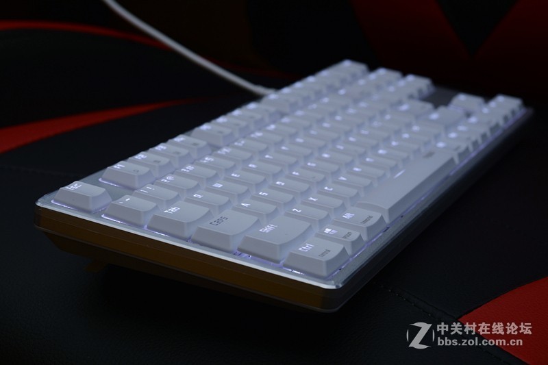 雷柏也出轻薄轴了，MT500办公机械键盘、VM300蓝牙游戏耳机上手体验