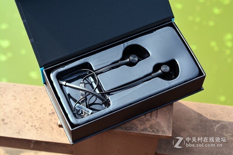 雷柏也出轻薄轴了，MT500办公机械键盘、VM300蓝牙游戏耳机上手体验