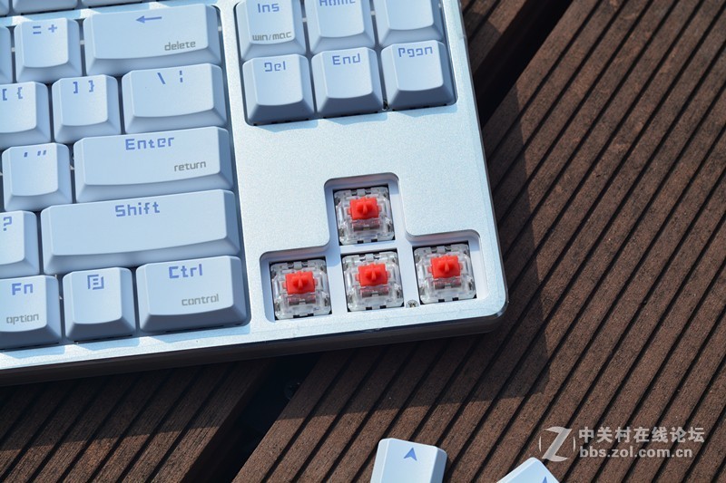 雷柏也出轻薄轴了，MT500办公机械键盘、VM300蓝牙游戏耳机上手体验