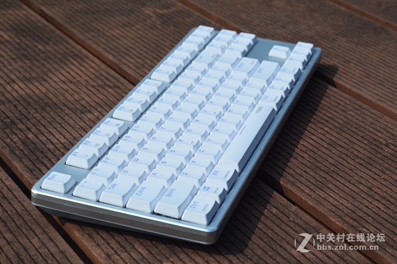 雷柏也出轻薄轴了，MT500办公机械键盘、VM300蓝牙游戏耳机上手体验