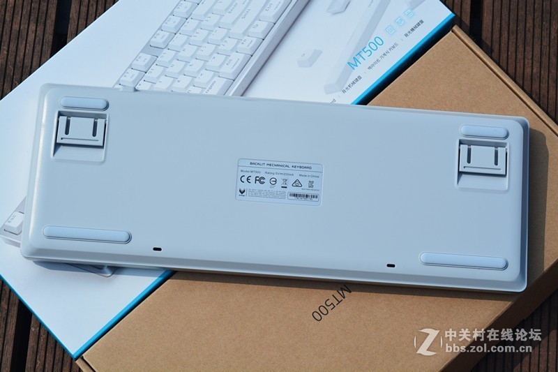 雷柏也出轻薄轴了，MT500办公机械键盘、VM300蓝牙游戏耳机上手体验