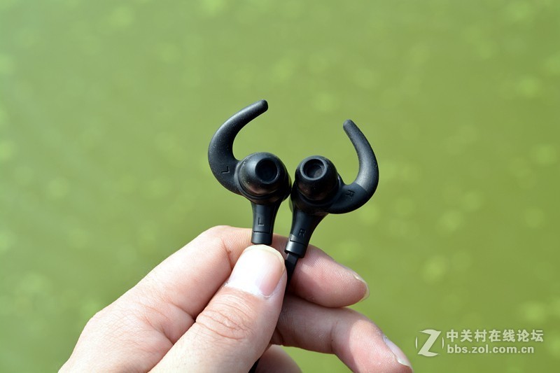 雷柏也出轻薄轴了，MT500办公机械键盘、VM300蓝牙游戏耳机上手体验