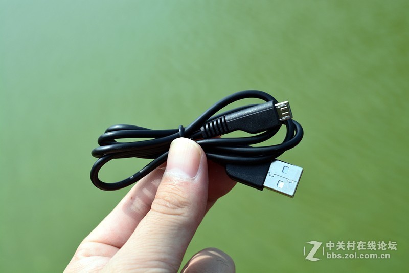 雷柏也出轻薄轴了，MT500办公机械键盘、VM300蓝牙游戏耳机上手体验