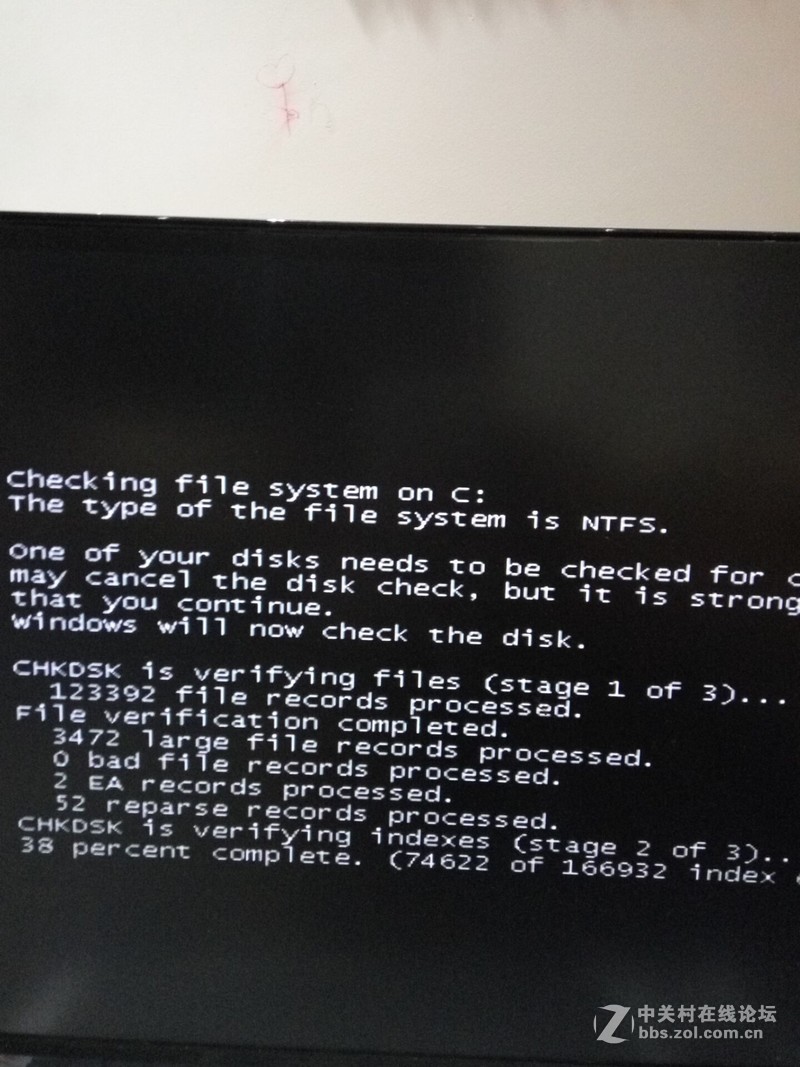 高手来看看 新买的固态硬盘 用了半个月黑屏是不是假的