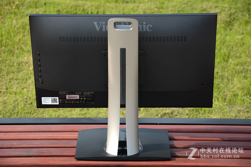 是否要考虑换一个显示器了