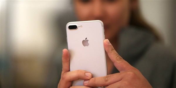 国行iPhone 7 Plus跌破5000 买它还是8？