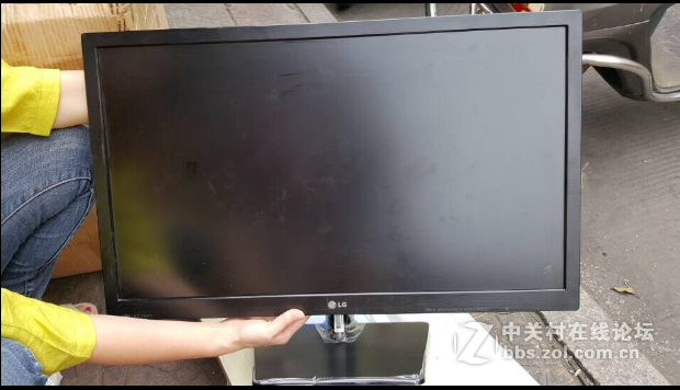 出27寸 IPS屏显示器带HDMI高清LG27EA33VA LED超薄超新2013年