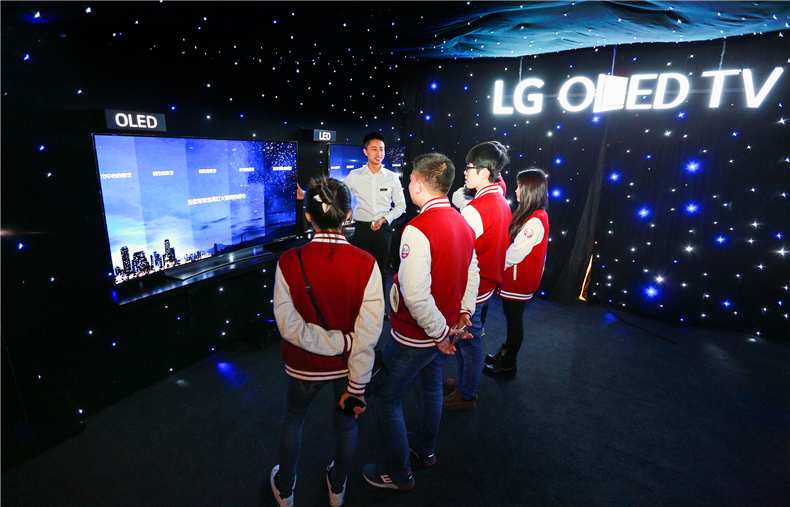 这是真的吗，索尼大法好还是LG OLED更黑科技？