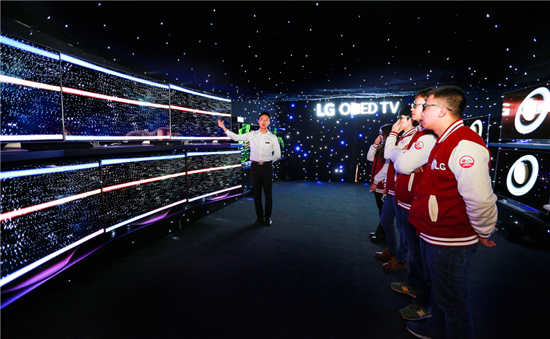 这是真的吗，索尼大法好还是LG OLED更黑科技？